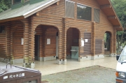 代々木公園公衆トイレで殺人事件 外国人同士の諍いか