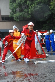 ���̴�Ȥ�Ұ�100̾���òФε��������������ܤˤơּ��Ҿ��ɿ�����ס�