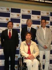 ���󥰥ƥ���饤�֥��ơ������W�դ��ۿ�����������ư��Ρ����ơ׸�����