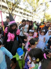 ����������1300�ͤλҤɤ�ã��ɽ��ƻ��ѥ졼��