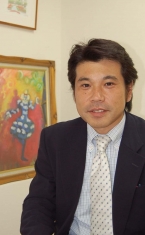 美にも「現場力」つけて 居関 暁昌さん(ベルエポック美容専門学校事務局次長)